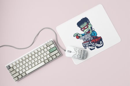 Green man - Printed animated creature Mousepads