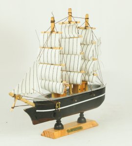 Nautical wooden sailing craft / sailing boat ship antique showpiece to decorate homes and offices